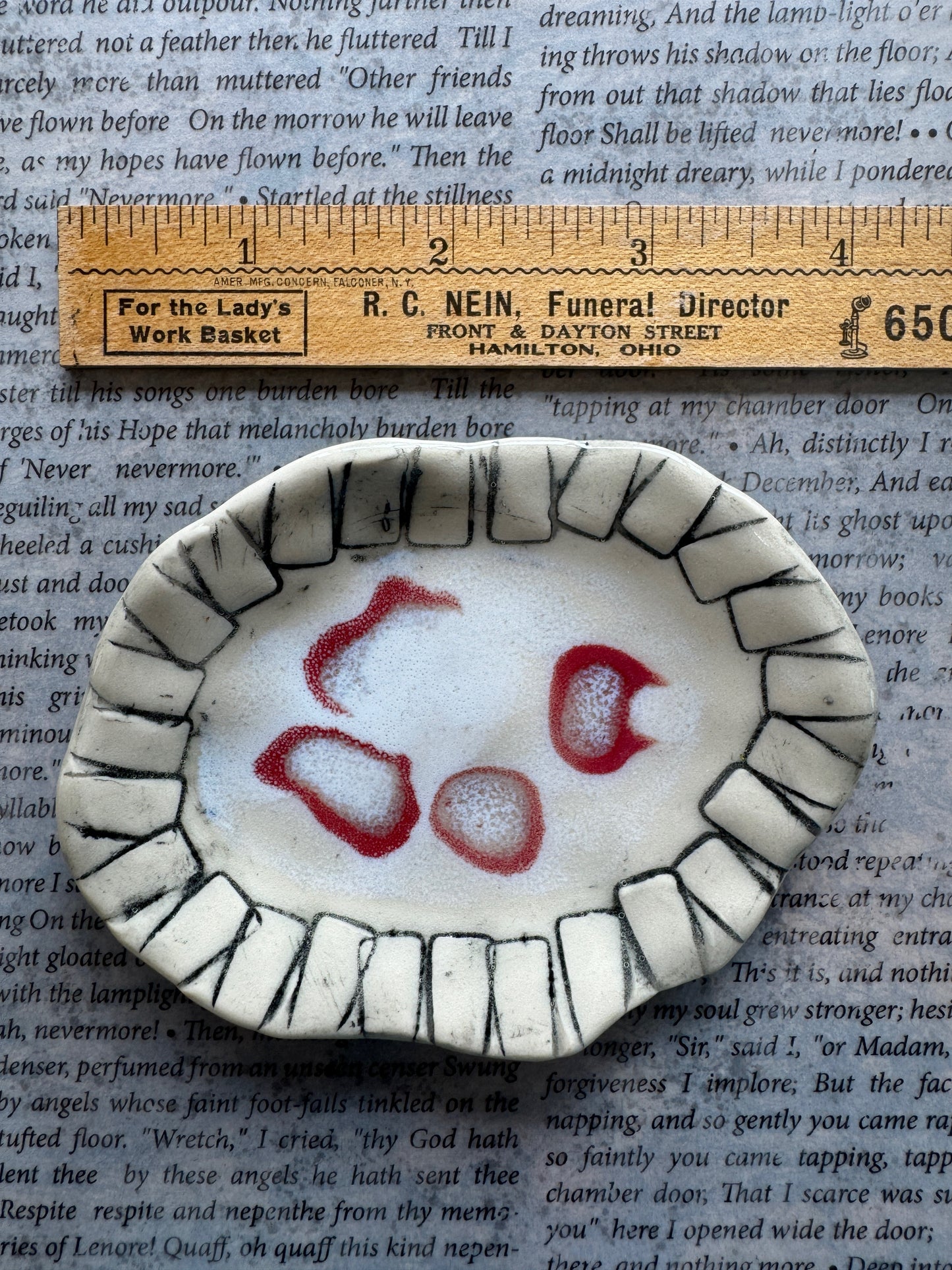 Ceramic teeth and bloodspot trinket dish 02