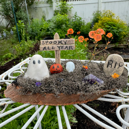 Spooky All Year Ghost Garden