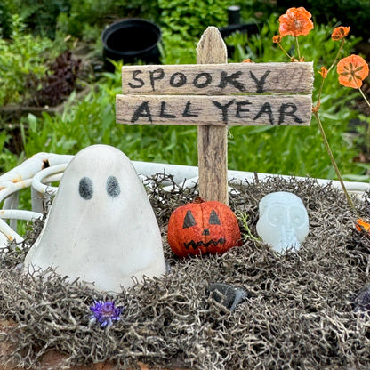 Spooky All Year Ghost Garden