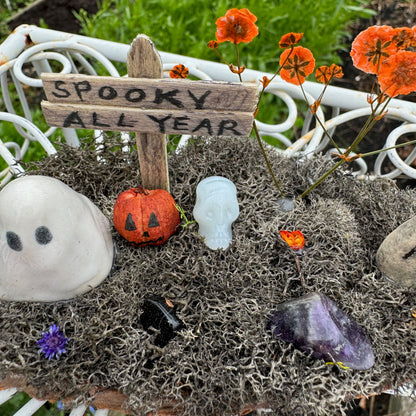 Spooky All Year Ghost Garden