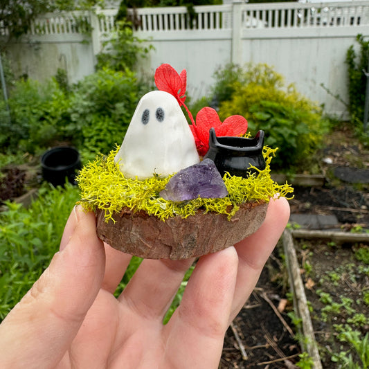 Witch with Cauldron Mini Ghost Garden