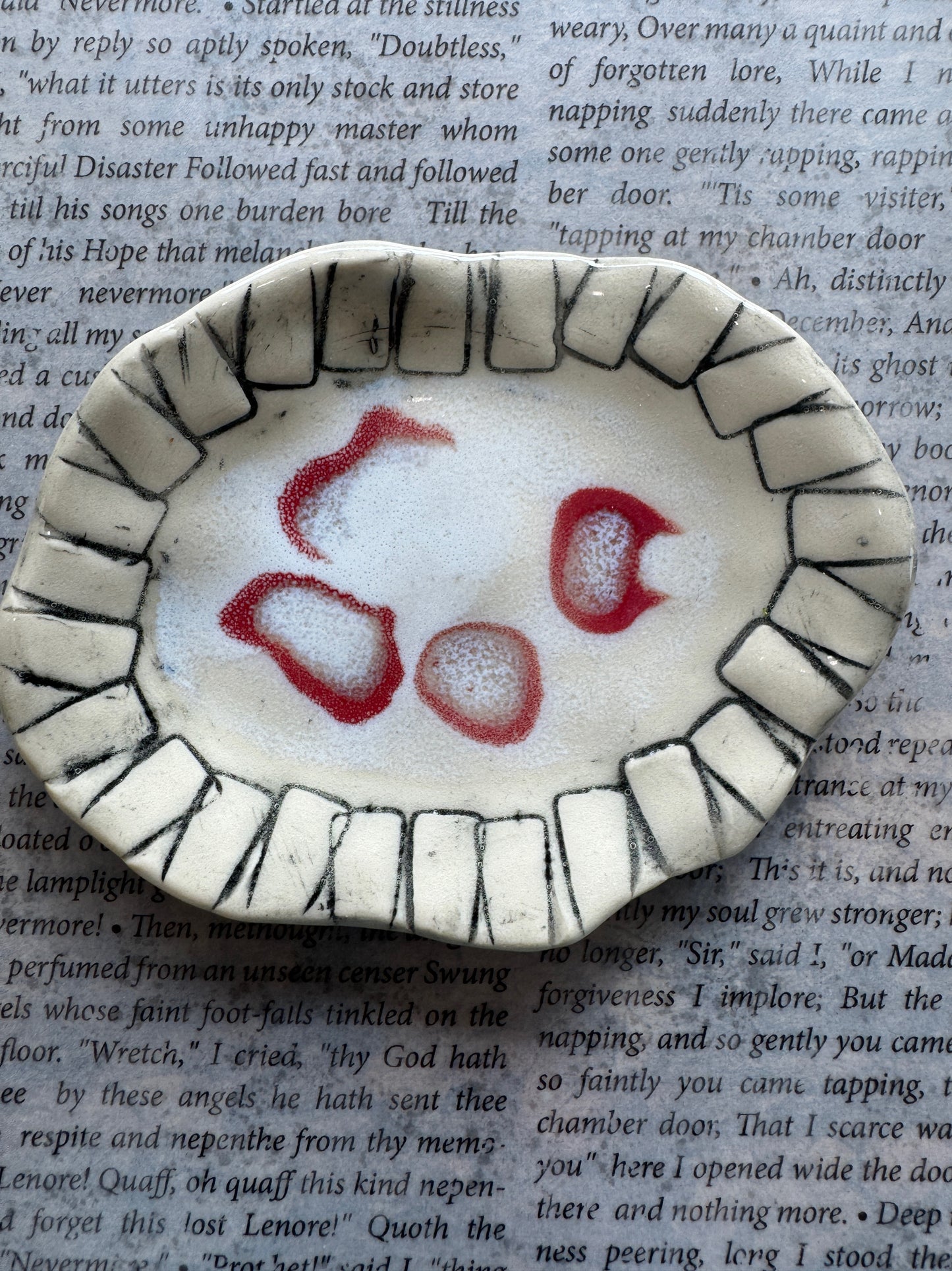 Ceramic teeth and bloodspot trinket dish 02