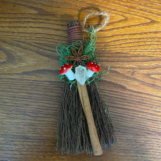 Scented moss and mushroom blessing broom
