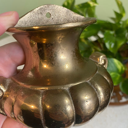 Set of 2 vintage brass urn wall pocket planters. Glam Hollywood Regency style wall decor. Perfect for bedroom, bathroom, living room.